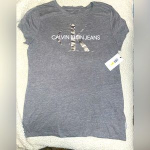 NWT Calvin Klein women’s T-shirt size medium